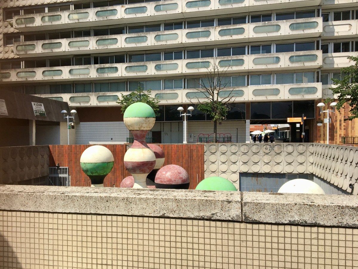 Les Damiers: de rotte kies van La&nbsp;Défense.