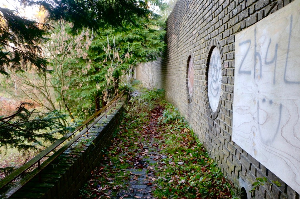 Lunteren, Muur van Mussert.