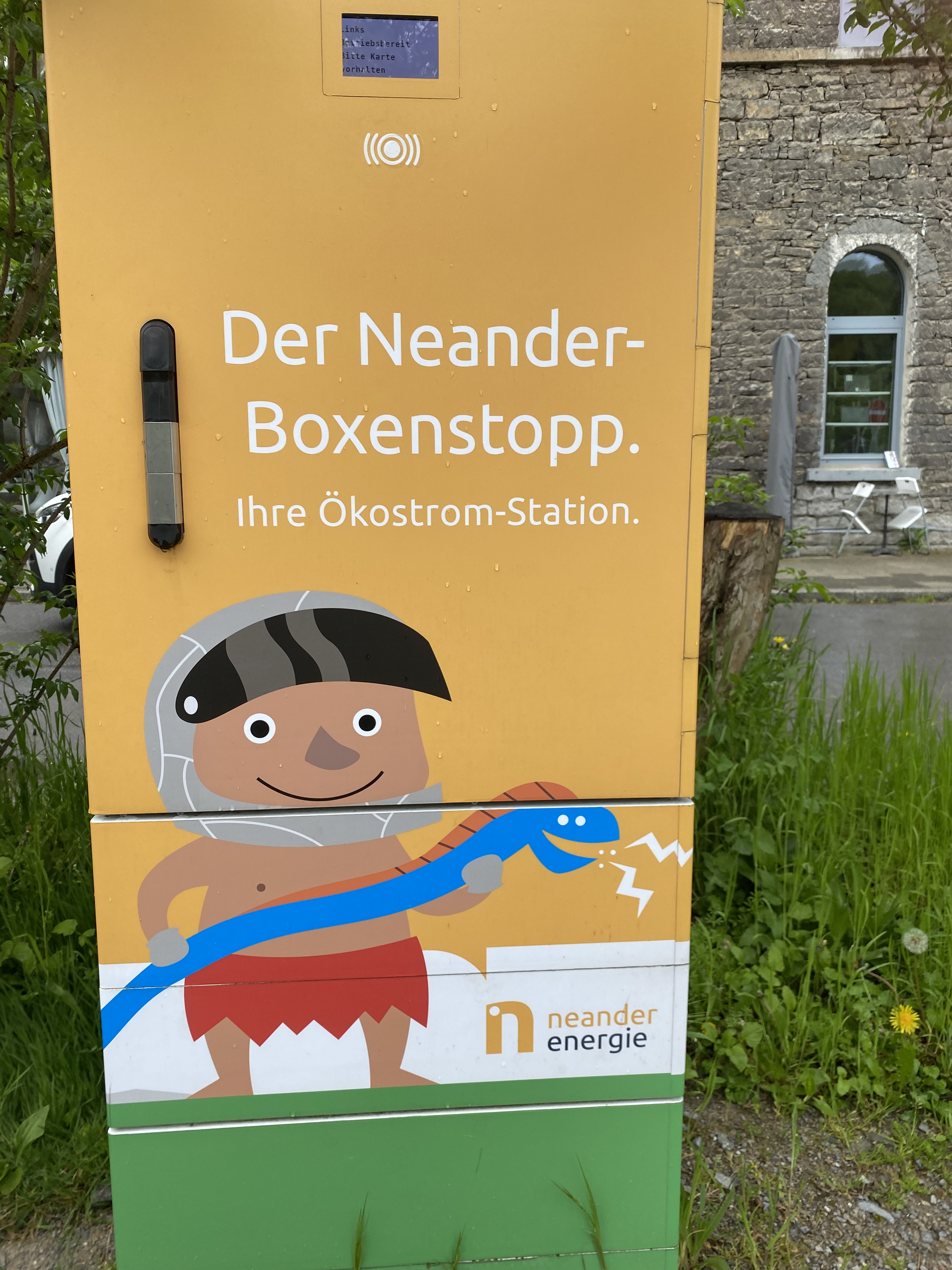 Neanderthaler Tankstelle-Troosteloosoptimisme.com