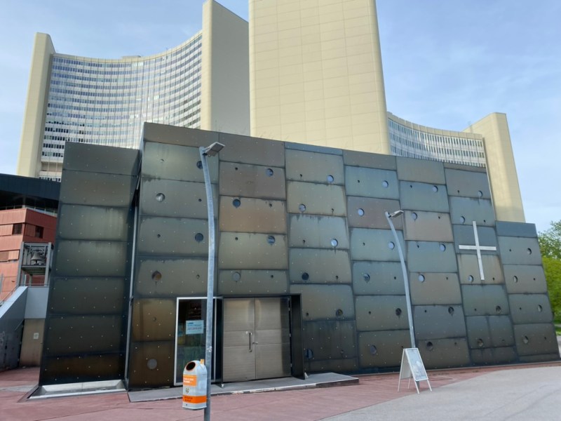 Donau-City Kirche Wien. De&nbsp;containerkerk.