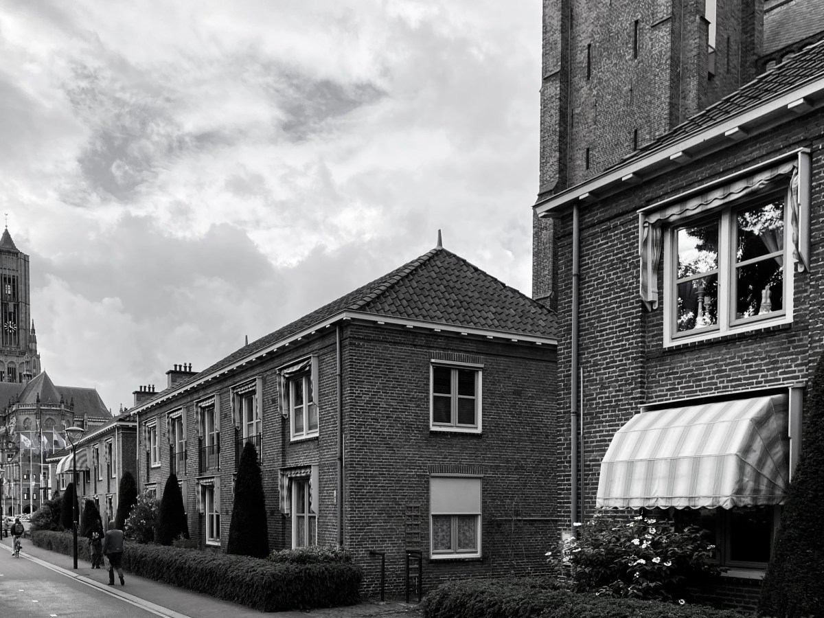 Walburgisplein Arnhem. Het Gallische dorp van de&nbsp;wederopbouw.