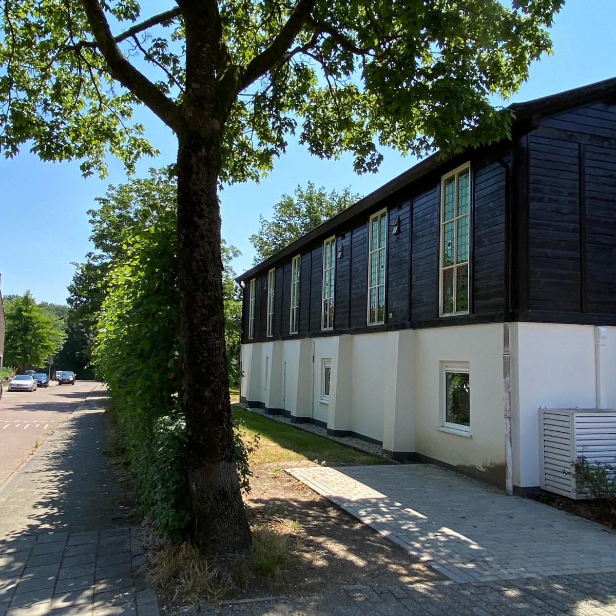 De Moriakapel. Een tijdloze noodkerk in Arnhem-Alteveer.