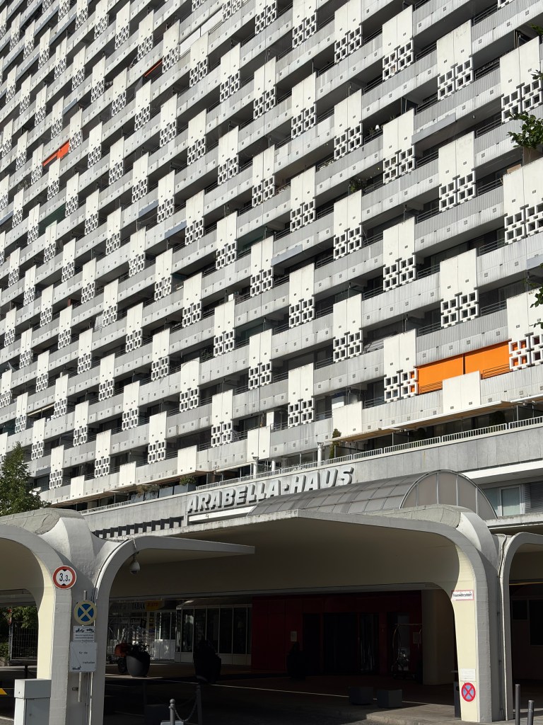 Arabella Haus München, Moroder, Queen en Richard&nbsp;Strauss.